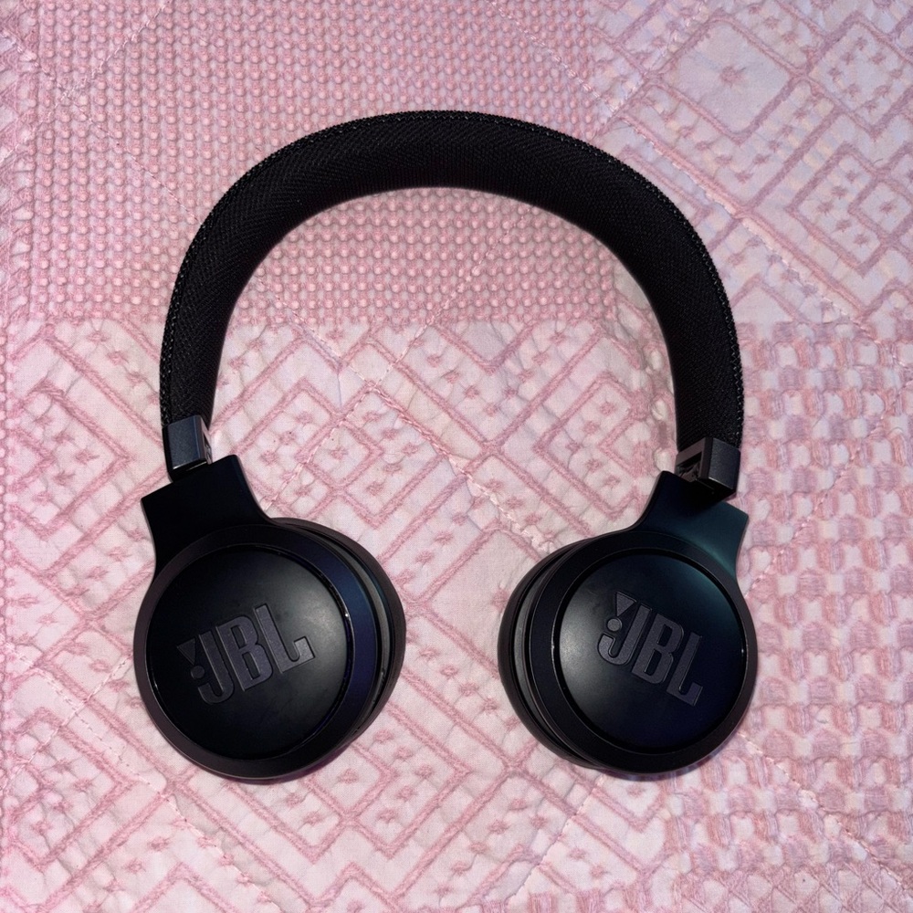 JBL Live 460 Noise Cancelling Headphones